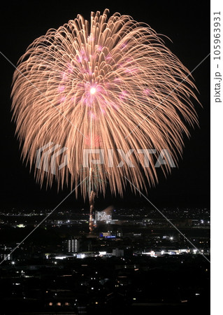 正三尺玉（三十号玉）の大輪 105963931