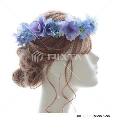 紫陽花の花冠　ブルー系 105967396