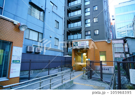 馬喰横山と東日本橋駅 105968395