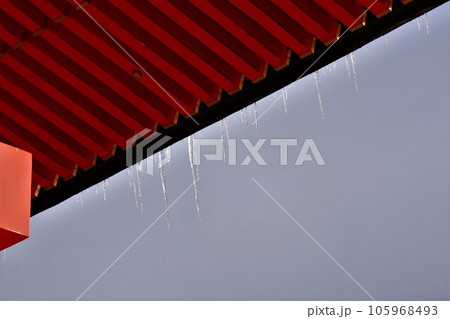 赤城神社 拝殿 つらら 群馬県 赤城山 大洞赤城神社 冬 赤城神社 拝殿 つらら 群馬県 赤城山 大洞赤城神社 冬 105968493
