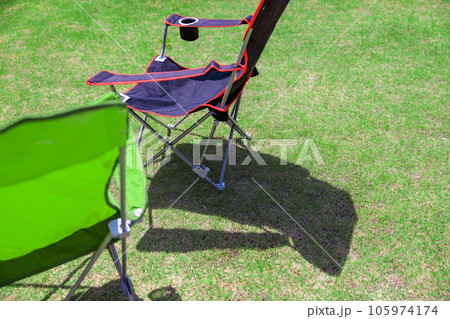 アウトドアチェア アウトドアでの至福のひととき アウトドアチェア アウトドアでの至福のひととき 105974174