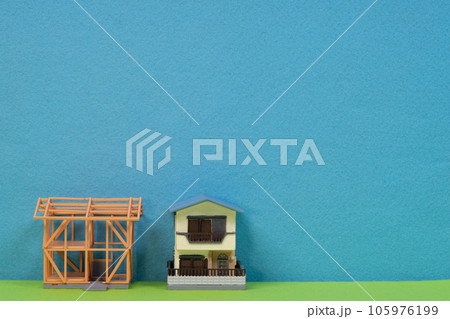建築中の木造住宅と建売住宅のイメージ 建築中の木造住宅と建売住宅のイメージ 105976199