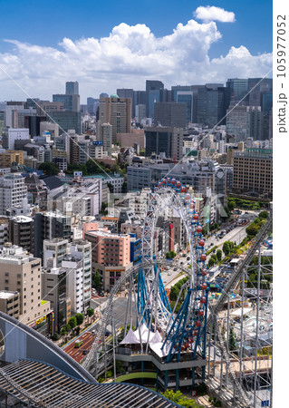 《東京都》夏空の東京都市風景 105977052