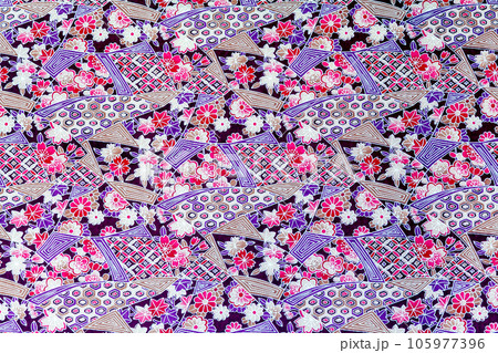 花柄の友禅和紙背景 105977396