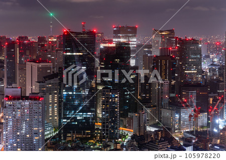 《東京都》深夜の東京都市風景 105978220