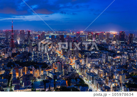 《東京都》深夜の東京都市風景・夜明け前 《東京都》深夜の東京都市風景・夜明け前 105978634