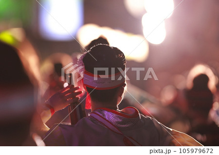 和装で踊るよさこい 105979672