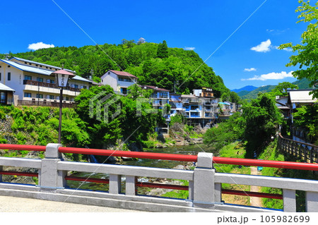 【岐阜県】吉田川と新緑の郡上八幡城 【岐阜県】吉田川と新緑の郡上八幡城 105982699