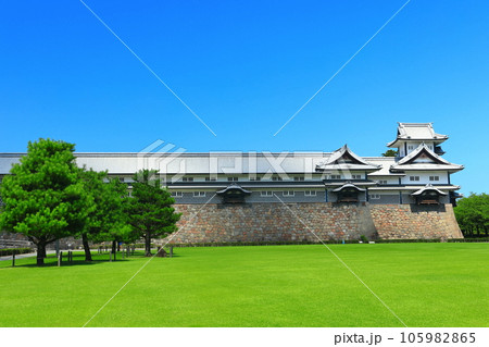 【石川県】快晴の金沢城（五十間長屋） 105982865