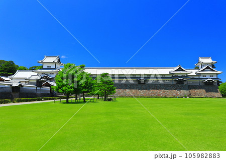 【石川県】快晴の金沢城（五十間長屋） 105982883