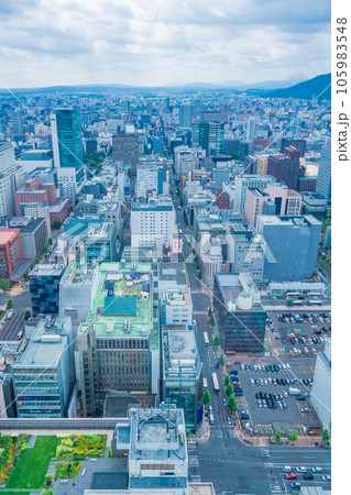 (北海道)札幌駅JRタワーから望む札幌の街並み・南側 (北海道)札幌駅JRタワーから望む札幌の街並み・南側 105983548