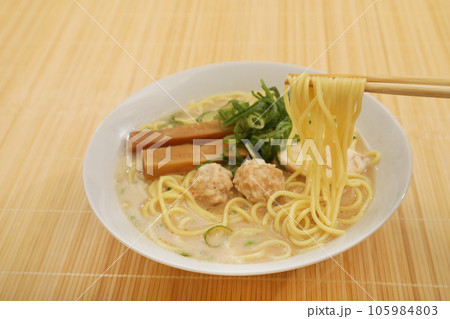 鶏白湯ラーメン 鶏白湯ラーメン 105984803