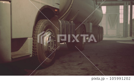 fuel truck for transport fuel to petrochemical oil refinery 105991202