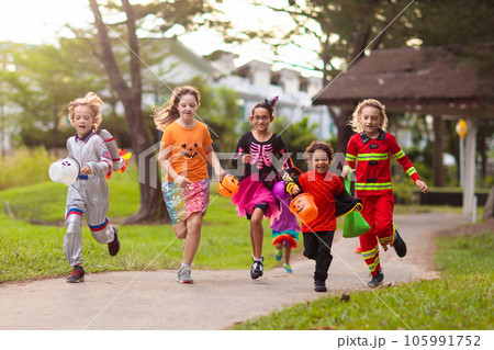 Kids trick or treat. Halloween fun for children. Kids trick or treat. Halloween fun for children. 105991752
