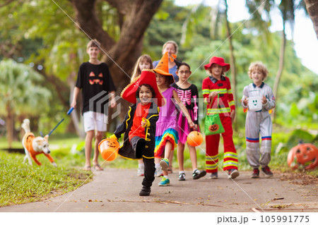 Kids trick or treat. Halloween fun for children. Kids trick or treat. Halloween fun for children. 105991775