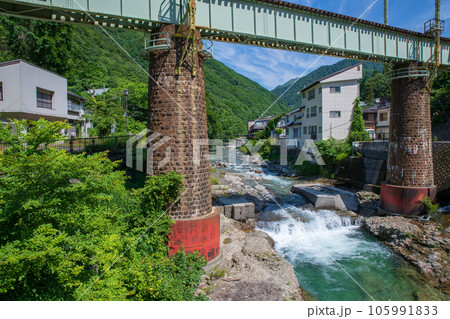 湯檜曽川　湯檜曽温泉　上越線鉄橋　みなかみ町　　 105991833