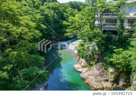 水上峡　利根川　みなかみ温泉　水上橋からの眺め　　　 105992725
