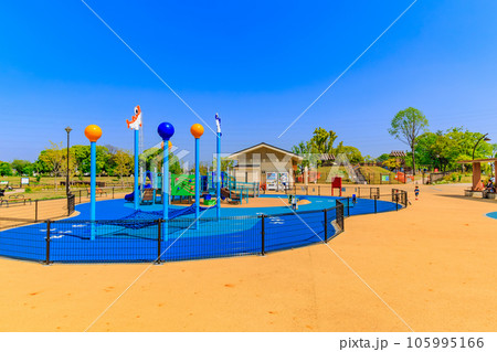 東京　足立区　舎人公園　冒険の丘（幼児遊具広場） 105995166