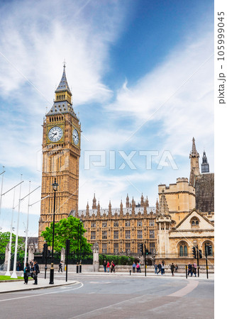 ロンドン　ウェストミンスター宮殿　※一部ソフトフォーカス 105999045