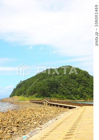 青森県夏泊半島の夏泊崎から望む大島 青森県夏泊半島の夏泊崎から望む大島 106001469