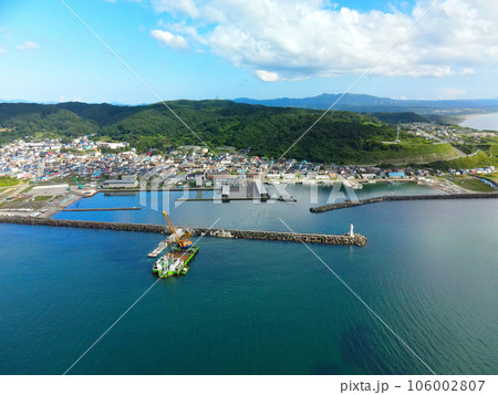 真夏の北海道乙部町で乙部漁港の風景を撮影 真夏の北海道乙部町で乙部漁港の風景を撮影 106002807