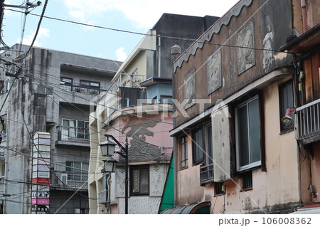 熱海市のレトロな町並み（静岡県熱海市中央町） 106008362