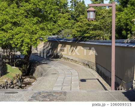 夏の二月堂裏参道の風景 夏の二月堂裏参道の風景 106009315