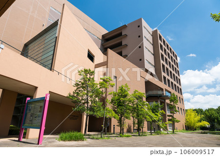 東京外国語大学 アジア・アフリカ言語文化研究所の近くを散歩 夏の快晴 東京都府中市 東京外国語大学 アジア・アフリカ言語文化研究所の近くを散歩 夏の快晴 東京都府中市 106009517