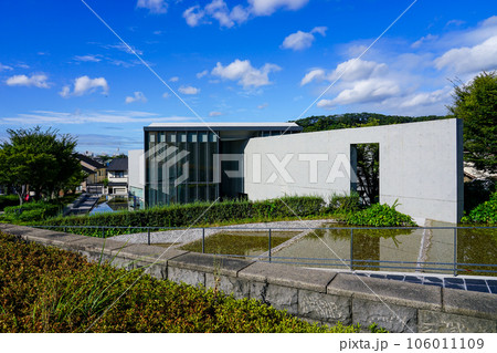 晴れ渡った夏の朝 姫路文学館(兵庫県姫路市) 晴れ渡った夏の朝 姫路文学館(兵庫県姫路市) 106011109
