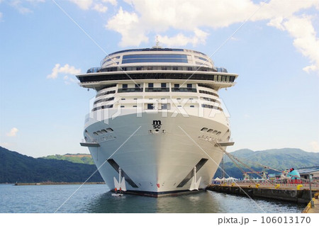 大型クルーズ船MSCベリッシマ 船首正面 大型クルーズ船MSCベリッシマ 船首正面 106013170