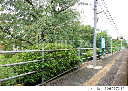 曇り空のJR九州あまくさみすみ線の風景(2022年) 106017212
