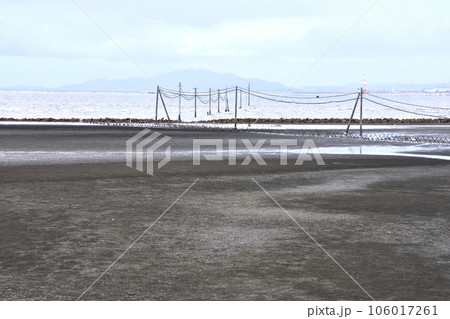 曇り空のJR九州あまくさみすみ線の風景(2022年) 106017261
