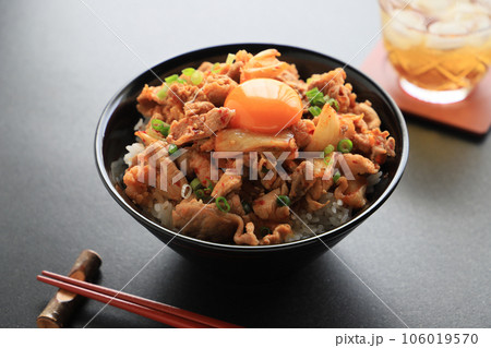 スタミナ男飯、豚キムチ丼 106019570