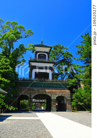 【石川県】晴天の尾山神社神門 【石川県】晴天の尾山神社神門 106020277