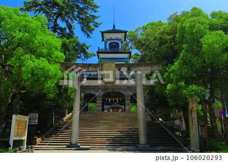 【石川県】晴天の尾山神社神門 106020293