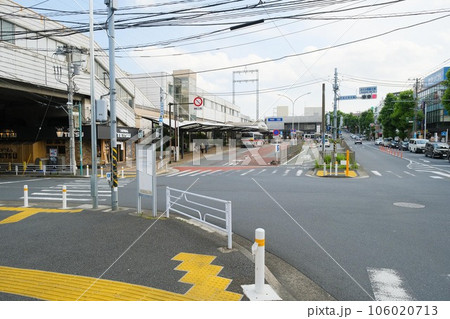 あざみ野駅西口と交差点 あざみ野駅西口と交差点 106020713