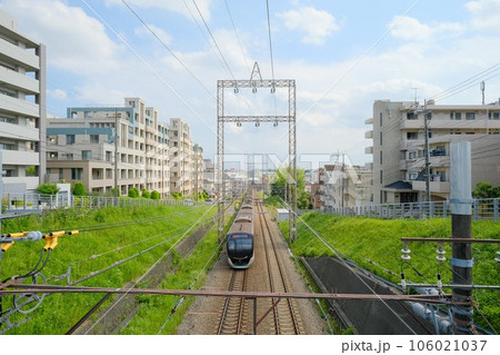 田園都市線2020系と、あざみ野駅 田園都市線2020系と、あざみ野駅 106021037