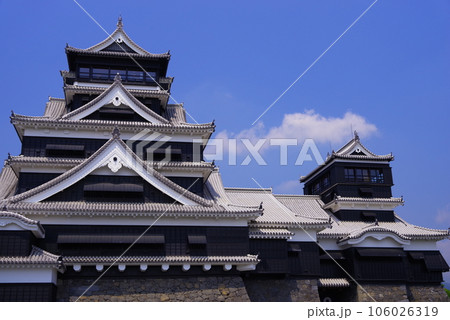 修復を行う熊本城と周辺の風景 修復を行う熊本城と周辺の風景 106026319