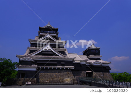 修復を行う熊本城と周辺の風景 修復を行う熊本城と周辺の風景 106026320