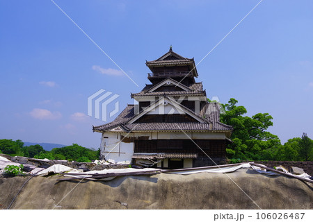 修復を行う熊本城と周辺の風景 修復を行う熊本城と周辺の風景 106026487