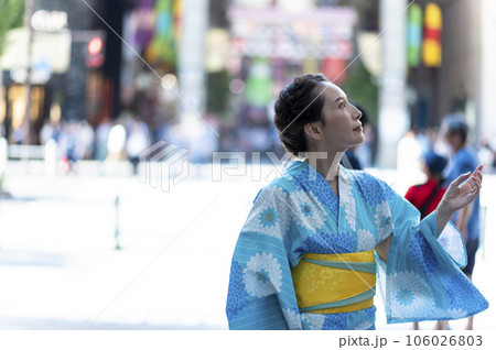 仙台七夕2023　浴衣姿の女性 106026803