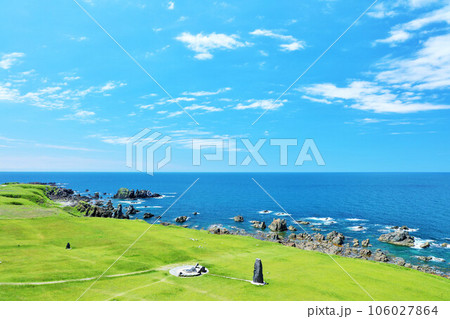 秋田県　青空の男鹿半島　入道埼からの展望風景 106027864