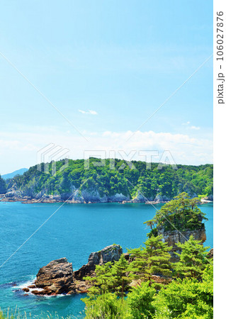 岩手県　青空の三王眺望公園からの三王岩 106027876