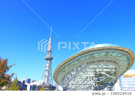 名古屋テレビ塔とオアシス21の風景 106028416