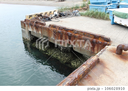 六ヶ所村漁港の風景 106028910