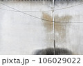 古いコンクリートの外壁のグランジ背景 106029022