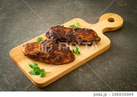 spicy grilled jamaican jerk chicken spicy grilled jamaican jerk chicken 106030004