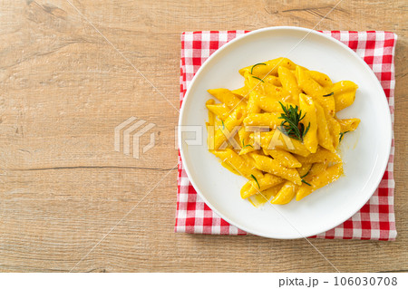 penne pasta with butternut pumpkin creamy sauce 106030708