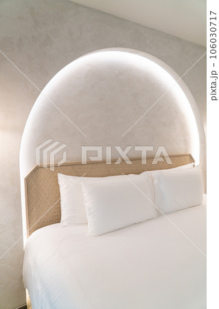 comfortable white pillows on bed comfortable white pillows on bed 106030717