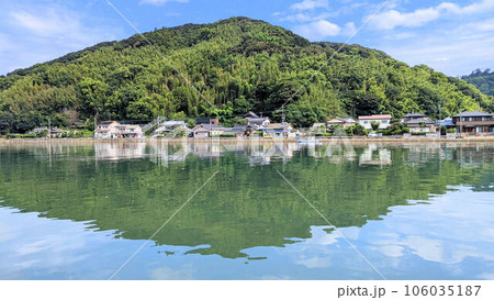 山と川のシンメトリー 糸島の風景 山と川のシンメトリー 糸島の風景 106035187
